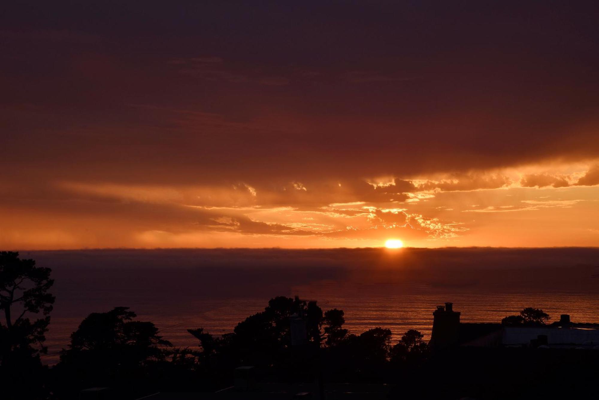 Horizon Inn & Ocean View Lodge Carmel-by-the-Sea Стая снимка