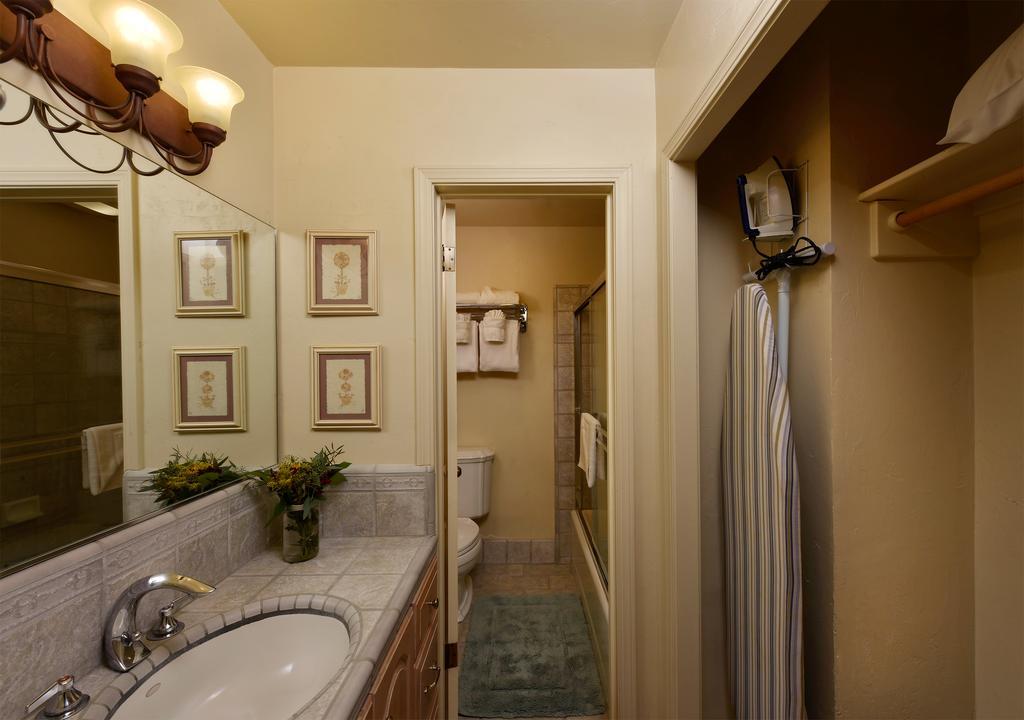 Horizon Inn & Ocean View Lodge Carmel-by-the-Sea Стая снимка