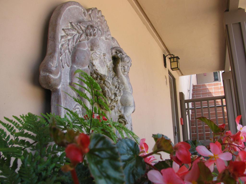 Horizon Inn & Ocean View Lodge Carmel-by-the-Sea Стая снимка